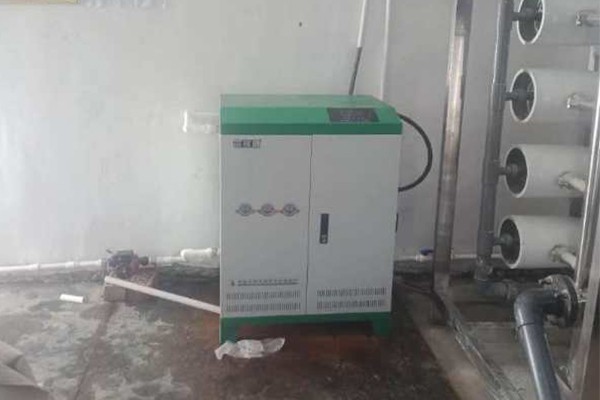 電磁采暖爐由什么構(gòu)成，它的耗電量是多少？